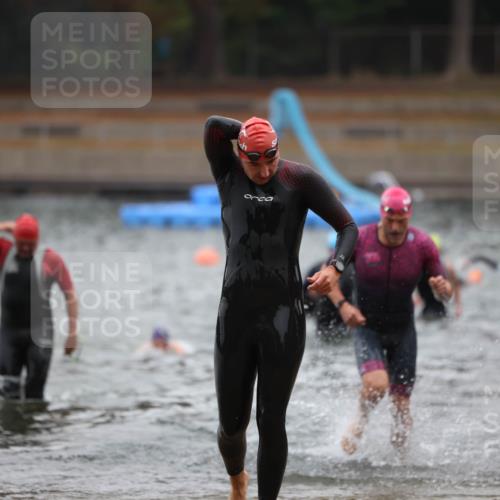 14.09.2025 - Stadtparktriathlon Michael Strokosch http://msf.ph/oto/8865306 14.09.2025 09:02:56 Schwimmen 393, 401, 425 meine-sportfotos.de