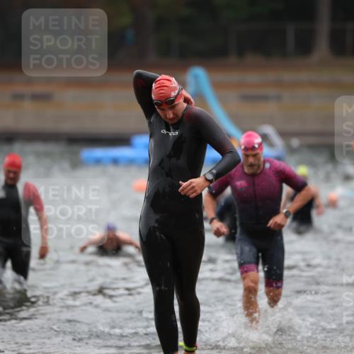 14.09.2025 - Stadtparktriathlon Michael Strokosch http://msf.ph/oto/8865307 14.09.2025 09:02:57 Schwimmen 393, 401, 425 meine-sportfotos.de