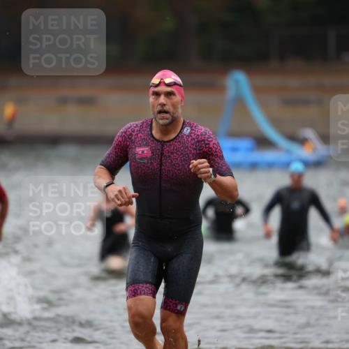 14.09.2025 - Stadtparktriathlon Michael Strokosch http://msf.ph/oto/8865318 14.09.2025 09:03:00 Schwimmen 393, 401, 425 meine-sportfotos.de