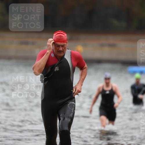 14.09.2025 - Stadtparktriathlon Michael Strokosch http://msf.ph/oto/8865336 14.09.2025 09:03:05 Schwimmen 382, 393, 400, 401, 410, 418, 425 meine-sportfotos.de