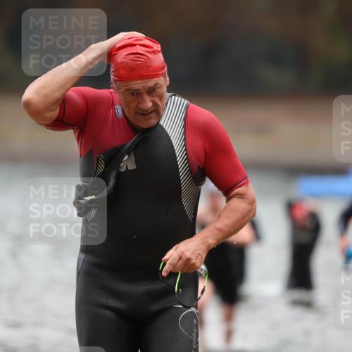 14.09.2025 - Stadtparktriathlon Michael Strokosch http://msf.ph/oto/8865342 14.09.2025 09:03:07 Schwimmen 382, 389, 392, 393, 400, 410, 418 meine-sportfotos.de