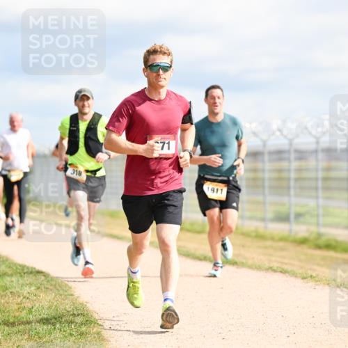 14.09.2025 - Airport Race Dr. Thomas Lammeyer http://msf.ph/oto/8865369 14.09.2025 12:05:49 Laufen 318, 71, 1911 meine-sportfotos.de