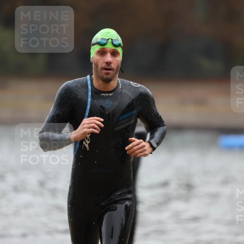 14.09.2025 - Stadtparktriathlon Michael Strokosch http://msf.ph/oto/8865370 14.09.2025 09:03:17 Schwimmen 382, 387, 389, 392, 400, 410, 418, 430, 437 meine-sportfotos.de