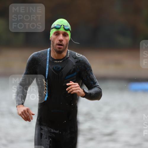14.09.2025 - Stadtparktriathlon Michael Strokosch http://msf.ph/oto/8865371 14.09.2025 09:03:18 Schwimmen 382, 387, 389, 392, 418, 430, 437 meine-sportfotos.de