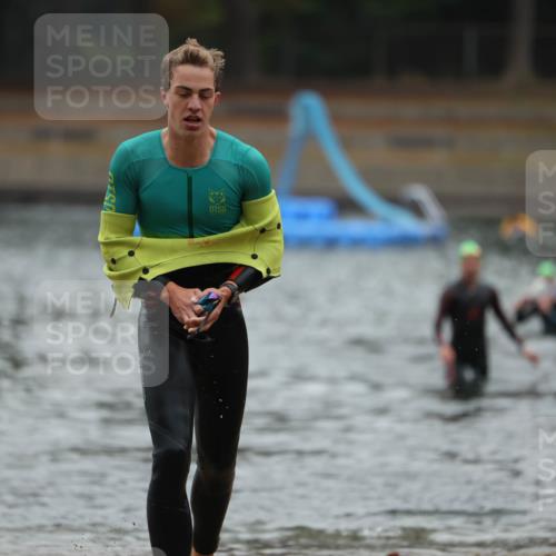 14.09.2025 - Stadtparktriathlon Michael Strokosch http://msf.ph/oto/8865410 14.09.2025 09:03:30 Schwimmen 387, 434 meine-sportfotos.de