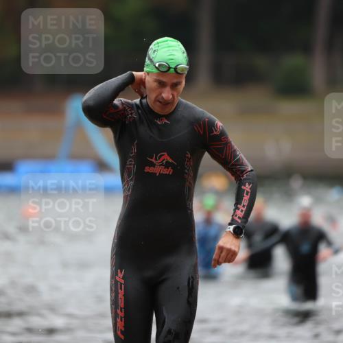 14.09.2025 - Stadtparktriathlon Michael Strokosch http://msf.ph/oto/8865437 14.09.2025 09:03:43 Schwimmen 381, 391 meine-sportfotos.de