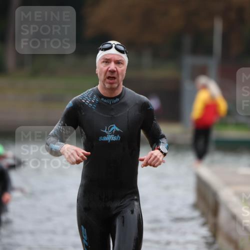 14.09.2025 - Stadtparktriathlon Michael Strokosch http://msf.ph/oto/8865466 14.09.2025 09:03:51 Schwimmen 379, 383, 391, 406, 421 meine-sportfotos.de