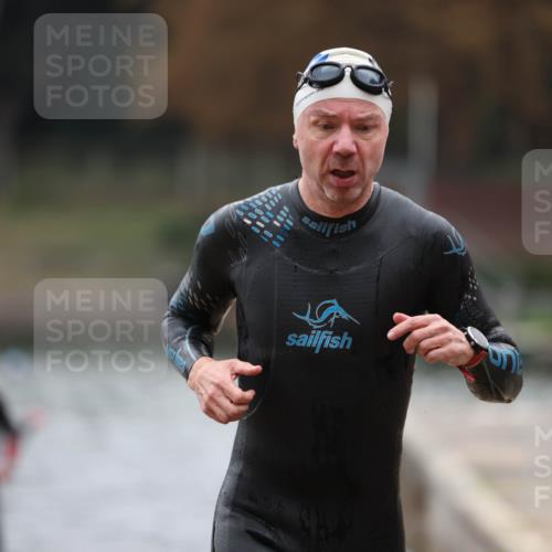 14.09.2025 - Stadtparktriathlon Michael Strokosch http://msf.ph/oto/8865472 14.09.2025 09:03:52 Schwimmen 379, 383, 391, 406, 421 meine-sportfotos.de