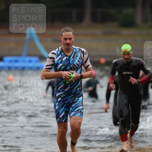 14.09.2025 - Stadtparktriathlon Michael Strokosch http://msf.ph/oto/8865475 14.09.2025 09:03:54 Schwimmen 379, 383, 391, 406, 421 meine-sportfotos.de