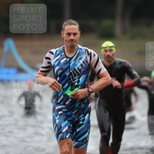 14.09.2025 - Stadtparktriathlon Michael Strokosch http://msf.ph/oto/8865486 14.09.2025 09:03:56 Schwimmen 379, 383, 391, 406, 421 meine-sportfotos.de