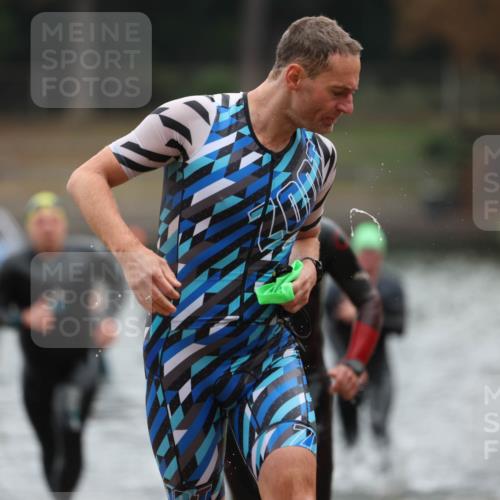14.09.2025 - Stadtparktriathlon Michael Strokosch http://msf.ph/oto/8865489 14.09.2025 09:03:57 Schwimmen 379, 383, 406, 421 meine-sportfotos.de