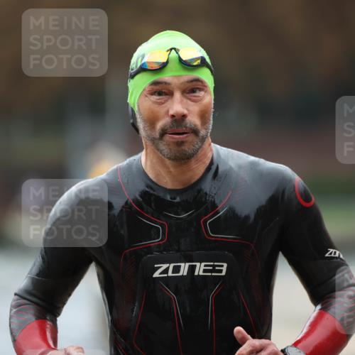 14.09.2025 - Stadtparktriathlon Michael Strokosch http://msf.ph/oto/8865499 14.09.2025 09:03:59 Schwimmen 379, 383, 398, 406, 421 meine-sportfotos.de