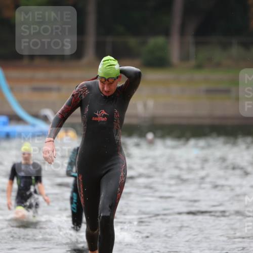 14.09.2025 - Stadtparktriathlon Michael Strokosch http://msf.ph/oto/8865519 14.09.2025 09:04:07 Schwimmen 379, 395, 398, 399, 420, 421, 423 meine-sportfotos.de