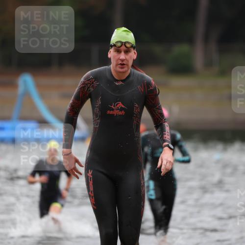 14.09.2025 - Stadtparktriathlon Michael Strokosch http://msf.ph/oto/8865527 14.09.2025 09:04:08 Schwimmen 395, 398, 399, 420, 423 meine-sportfotos.de