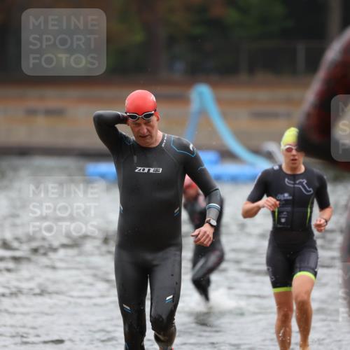 14.09.2025 - Stadtparktriathlon Michael Strokosch http://msf.ph/oto/8865537 14.09.2025 09:04:11 Schwimmen 395, 398, 399, 420, 423 meine-sportfotos.de