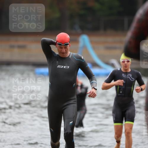 14.09.2025 - Stadtparktriathlon Michael Strokosch http://msf.ph/oto/8865539 14.09.2025 09:04:11 Schwimmen 395, 398, 399, 420, 423 meine-sportfotos.de