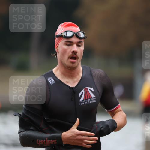 14.09.2025 - Stadtparktriathlon Michael Strokosch http://msf.ph/oto/8865564 14.09.2025 09:04:19 Schwimmen 395, 399 meine-sportfotos.de