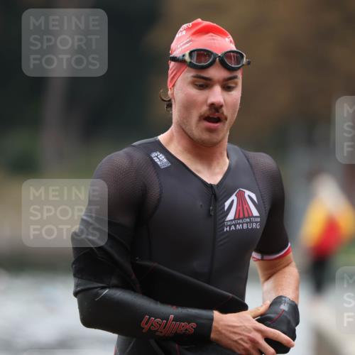 14.09.2025 - Stadtparktriathlon Michael Strokosch http://msf.ph/oto/8865566 14.09.2025 09:04:20 Schwimmen 395, 399 meine-sportfotos.de