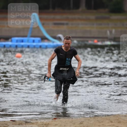 14.09.2025 - Stadtparktriathlon Michael Strokosch http://msf.ph/oto/8865572 14.09.2025 09:04:53 Schwimmen 432 meine-sportfotos.de