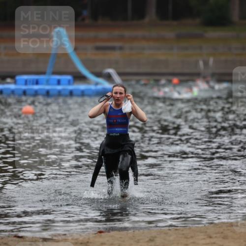 14.09.2025 - Stadtparktriathlon Michael Strokosch http://msf.ph/oto/8865610 14.09.2025 09:05:17 Schwimmen 415 meine-sportfotos.de