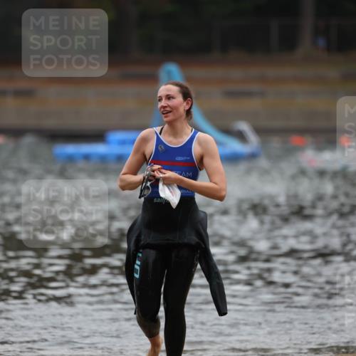 14.09.2025 - Stadtparktriathlon Michael Strokosch http://msf.ph/oto/8865616 14.09.2025 09:05:21 Schwimmen 415 meine-sportfotos.de