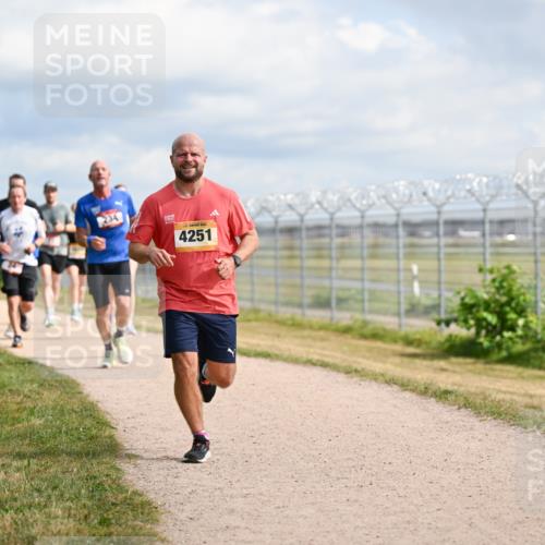 14.09.2025 - Airport Race Dr. Thomas Lammeyer http://msf.ph/oto/8865617 14.09.2025 12:06:05 Laufen 234, 4251 meine-sportfotos.de