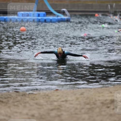 14.09.2025 - Stadtparktriathlon Michael Strokosch http://msf.ph/oto/8865642 14.09.2025 09:10:23 Schwimmen 473 meine-sportfotos.de