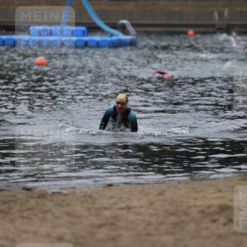 14.09.2025 - Stadtparktriathlon Michael Strokosch http://msf.ph/oto/8865644 14.09.2025 09:10:25 Schwimmen 473 meine-sportfotos.de