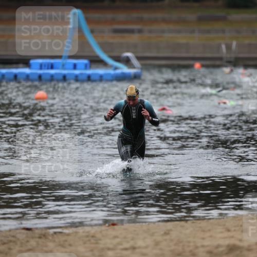 14.09.2025 - Stadtparktriathlon Michael Strokosch http://msf.ph/oto/8865645 14.09.2025 09:10:26 Schwimmen 473 meine-sportfotos.de