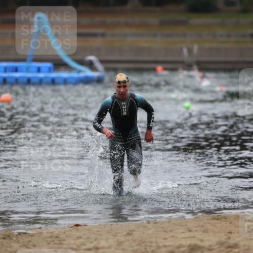 14.09.2025 - Stadtparktriathlon Michael Strokosch http://msf.ph/oto/8865652 14.09.2025 09:10:28 Schwimmen 473 meine-sportfotos.de