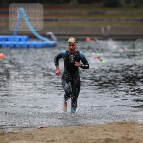 14.09.2025 - Stadtparktriathlon Michael Strokosch http://msf.ph/oto/8865654 14.09.2025 09:10:28 Schwimmen 473 meine-sportfotos.de