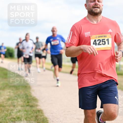 14.09.2025 - Airport Race Dr. Thomas Lammeyer http://msf.ph/oto/8865658 14.09.2025 12:06:07 Laufen 42, 4251 meine-sportfotos.de