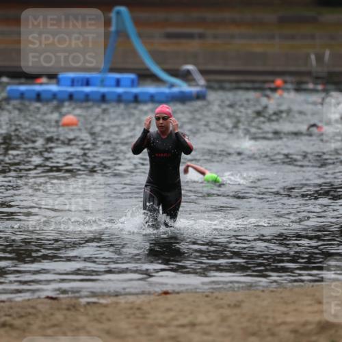 14.09.2025 - Stadtparktriathlon Michael Strokosch http://msf.ph/oto/8865678 14.09.2025 09:10:46 Schwimmen 484 meine-sportfotos.de