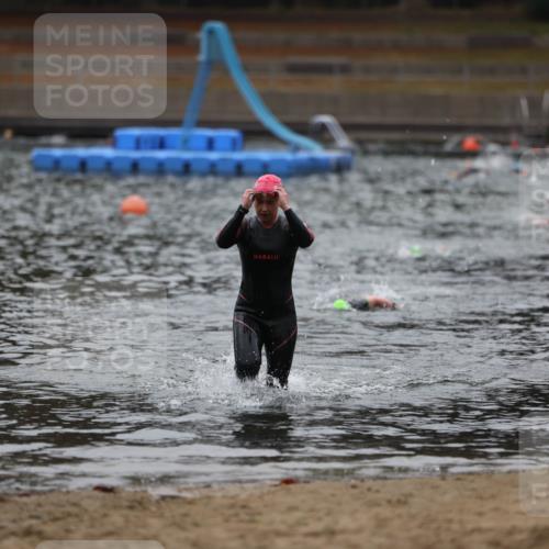 14.09.2025 - Stadtparktriathlon Michael Strokosch http://msf.ph/oto/8865679 14.09.2025 09:10:46 Schwimmen 484 meine-sportfotos.de