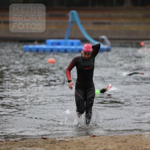 14.09.2025 - Stadtparktriathlon Michael Strokosch http://msf.ph/oto/8865685 14.09.2025 09:10:49 Schwimmen 484 meine-sportfotos.de