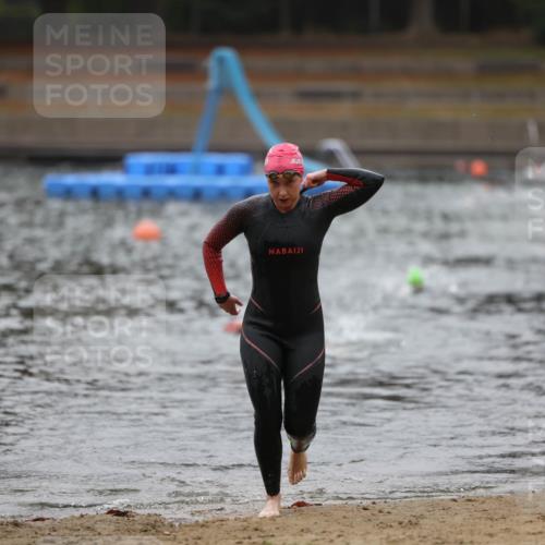 14.09.2025 - Stadtparktriathlon Michael Strokosch http://msf.ph/oto/8865689 14.09.2025 09:10:50 Schwimmen 484, 488 meine-sportfotos.de