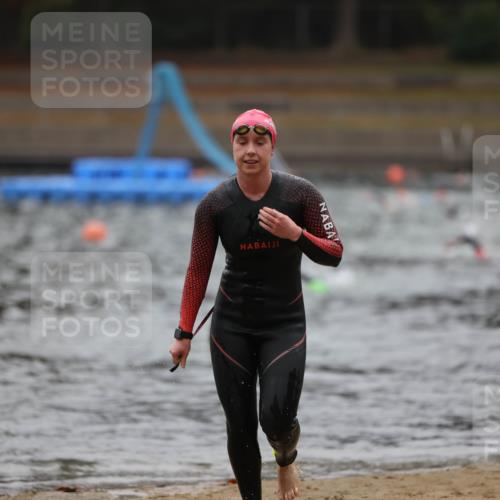 14.09.2025 - Stadtparktriathlon Michael Strokosch http://msf.ph/oto/8865693 14.09.2025 09:10:51 Schwimmen 484, 488 meine-sportfotos.de