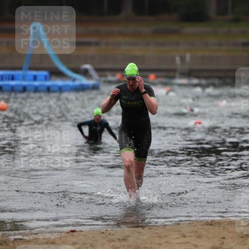 14.09.2025 - Stadtparktriathlon Michael Strokosch http://msf.ph/oto/8865709 14.09.2025 09:10:56 Schwimmen 484, 487, 488 meine-sportfotos.de