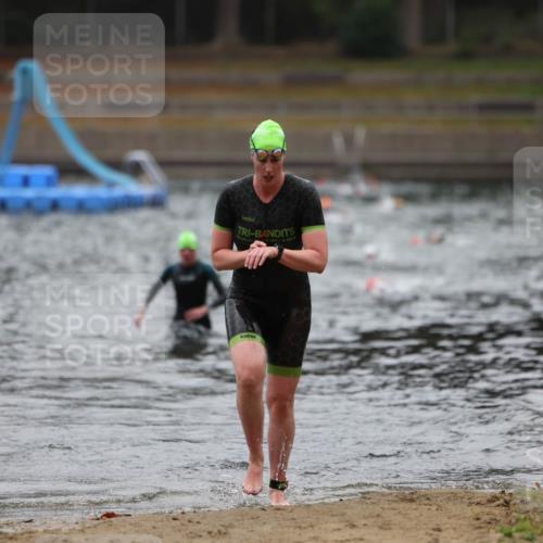 14.09.2025 - Stadtparktriathlon Michael Strokosch http://msf.ph/oto/8865715 14.09.2025 09:10:57 Schwimmen 484, 487, 488 meine-sportfotos.de
