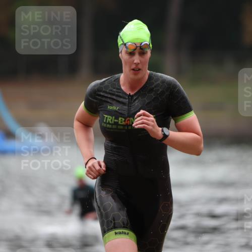 14.09.2025 - Stadtparktriathlon Michael Strokosch http://msf.ph/oto/8865729 14.09.2025 09:11:01 Schwimmen 487, 488 meine-sportfotos.de