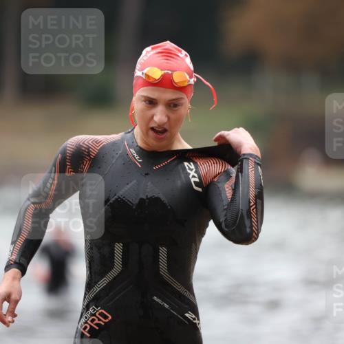 14.09.2025 - Stadtparktriathlon Michael Strokosch http://msf.ph/oto/8865779 14.09.2025 09:11:24 Schwimmen 457, 466 meine-sportfotos.de