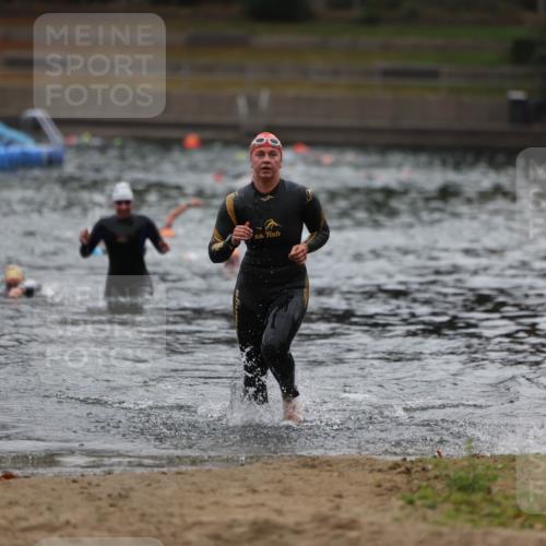 14.09.2025 - Stadtparktriathlon Michael Strokosch http://msf.ph/oto/8865807 14.09.2025 09:11:36 Schwimmen 457, 478 meine-sportfotos.de