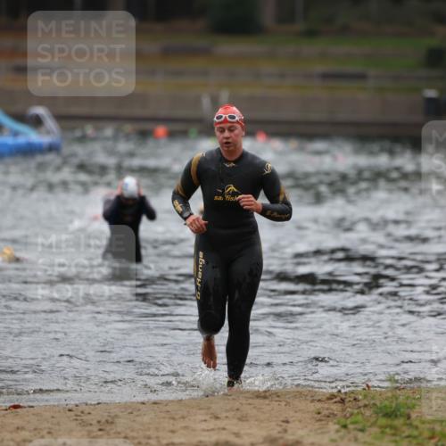 14.09.2025 - Stadtparktriathlon Michael Strokosch http://msf.ph/oto/8865812 14.09.2025 09:11:37 Schwimmen 457, 478 meine-sportfotos.de