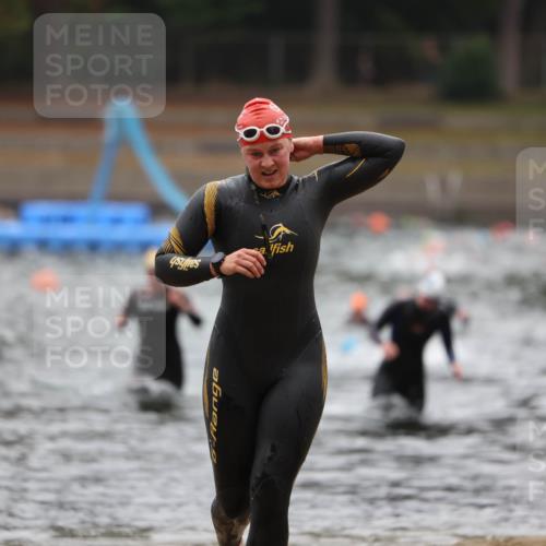 14.09.2025 - Stadtparktriathlon Michael Strokosch http://msf.ph/oto/8865817 14.09.2025 09:11:40 Schwimmen 478, 501 meine-sportfotos.de