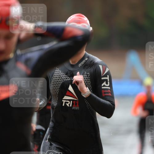 14.09.2025 - Stadtparktriathlon Michael Strokosch http://msf.ph/oto/8865964 14.09.2025 09:12:49 Schwimmen 463, 468, 474, 494 meine-sportfotos.de