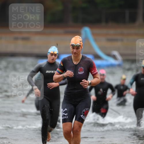 14.09.2025 - Stadtparktriathlon Michael Strokosch http://msf.ph/oto/8865994 14.09.2025 09:13:06 Schwimmen 454, 481, 493, 502 meine-sportfotos.de