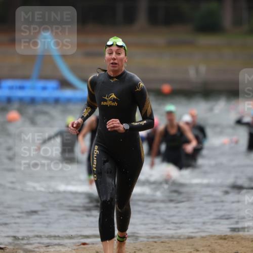 14.09.2025 - Stadtparktriathlon Michael Strokosch http://msf.ph/oto/8866062 14.09.2025 09:13:32 Schwimmen 438, 503 meine-sportfotos.de