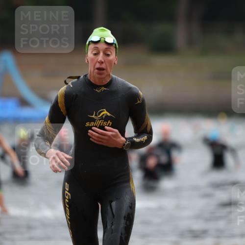 14.09.2025 - Stadtparktriathlon Michael Strokosch http://msf.ph/oto/8866070 14.09.2025 09:13:33 Schwimmen 438, 503 meine-sportfotos.de