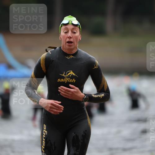 14.09.2025 - Stadtparktriathlon Michael Strokosch http://msf.ph/oto/8866071 14.09.2025 09:13:33 Schwimmen 438, 503 meine-sportfotos.de