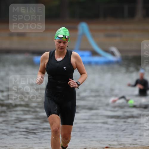 14.09.2025 - Stadtparktriathlon Michael Strokosch http://msf.ph/oto/8866121 14.09.2025 09:14:00 Schwimmen 442, 498 meine-sportfotos.de